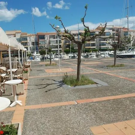 Studio With Terrasse And Harbour View In With Swimming Pool View 13 *